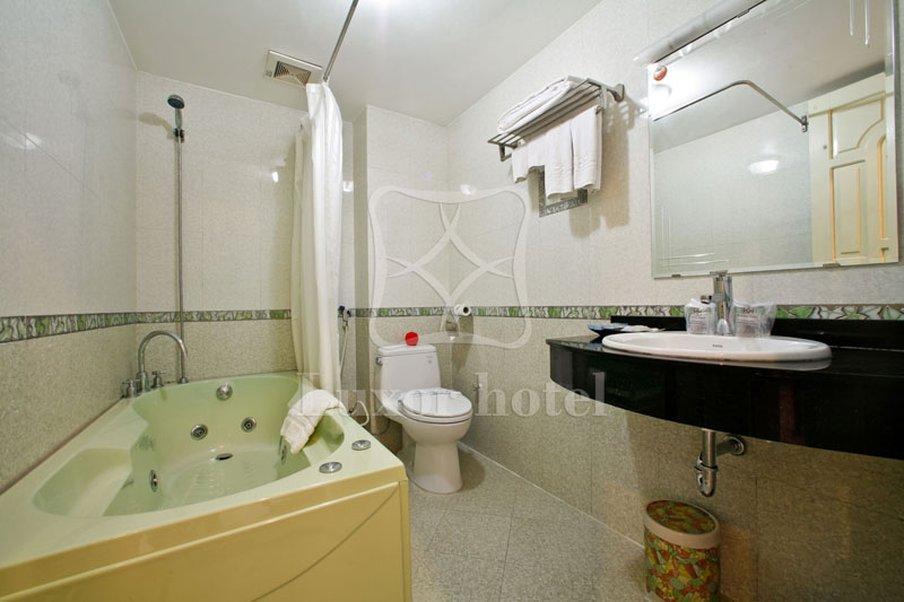 Hanoi Luxor Room photo