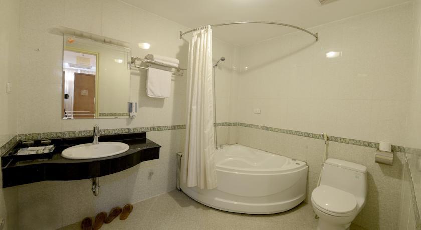 Hanoi Luxor Room photo